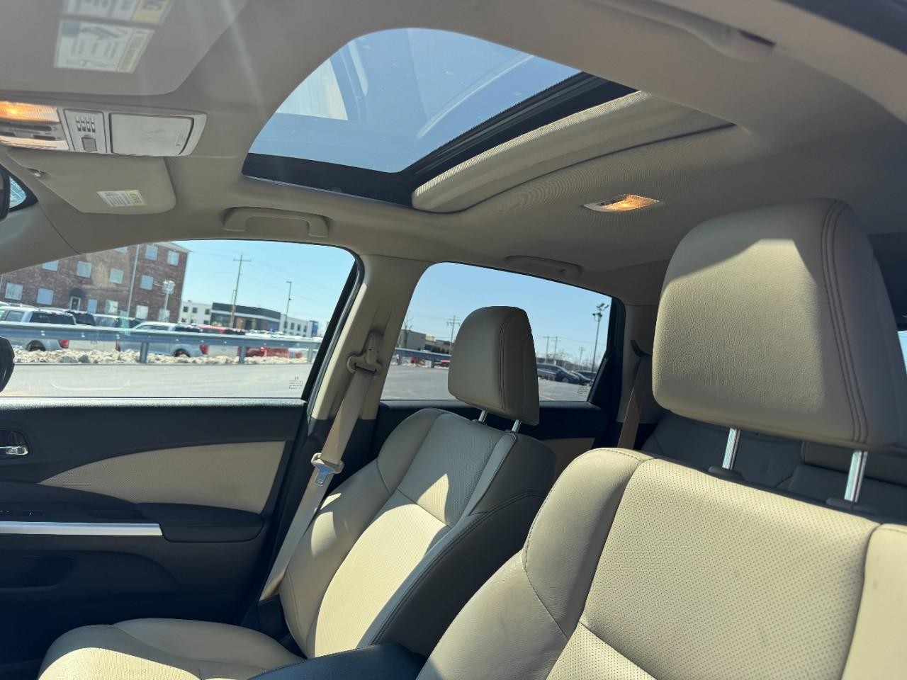 Honda CR-V Vehicle Full-screen Gallery Image 17