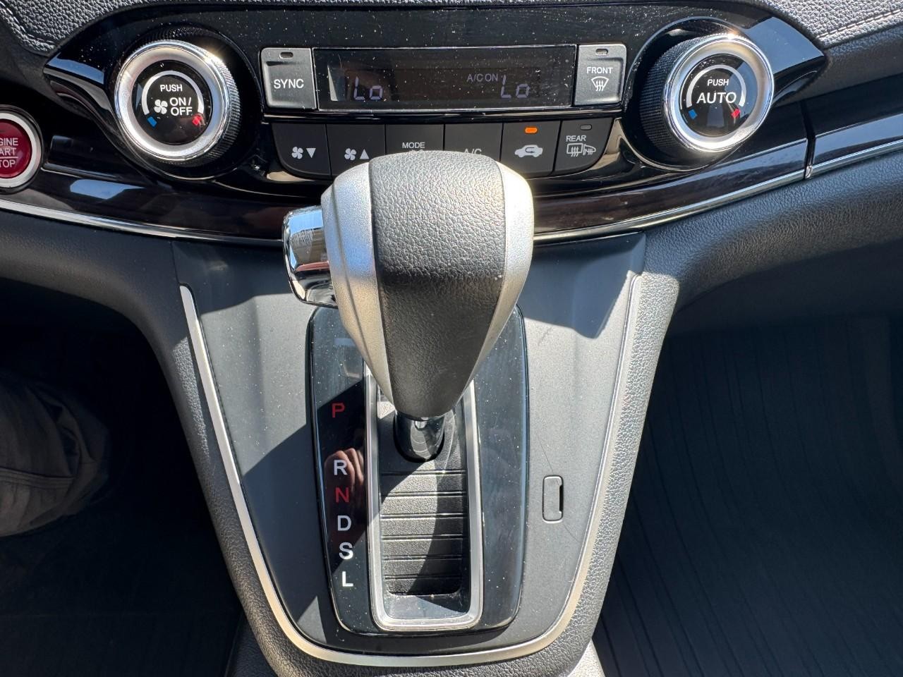 Honda CR-V Vehicle Full-screen Gallery Image 26