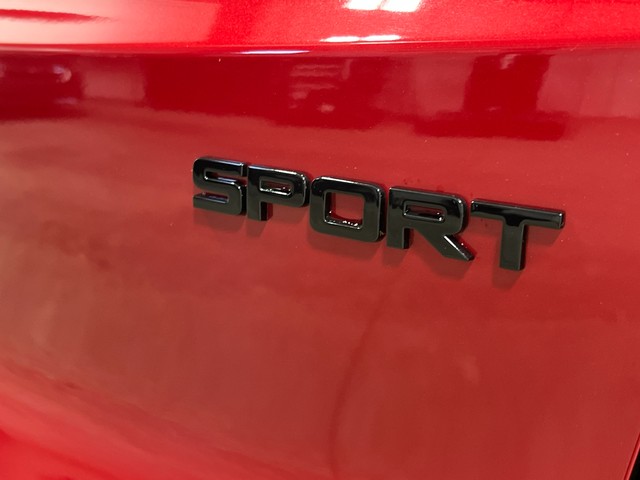 Honda CR-V Hybrid Vehicle Full-screen Gallery Image 05