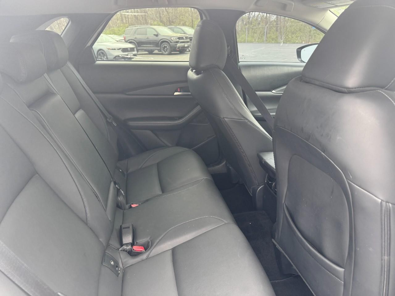 Mazda CX-30 Vehicle Full-screen Gallery Image 11