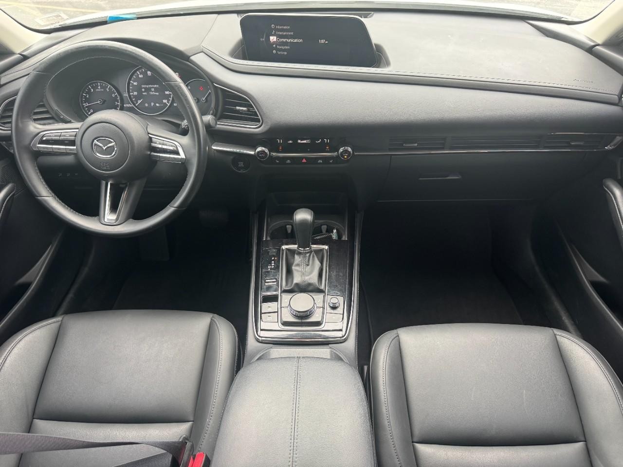 Mazda CX-30 Vehicle Full-screen Gallery Image 12