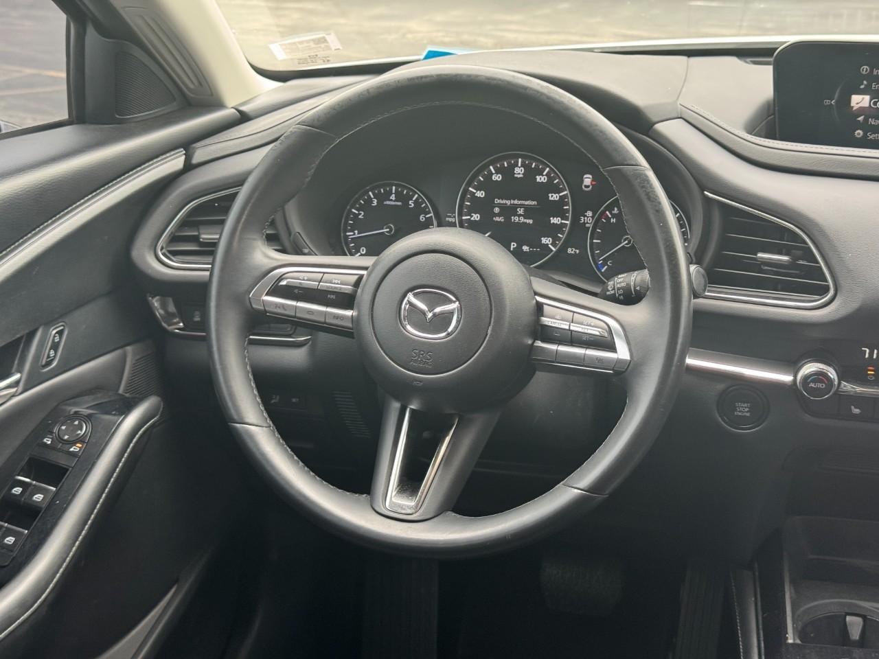 Mazda CX-30 Vehicle Full-screen Gallery Image 13