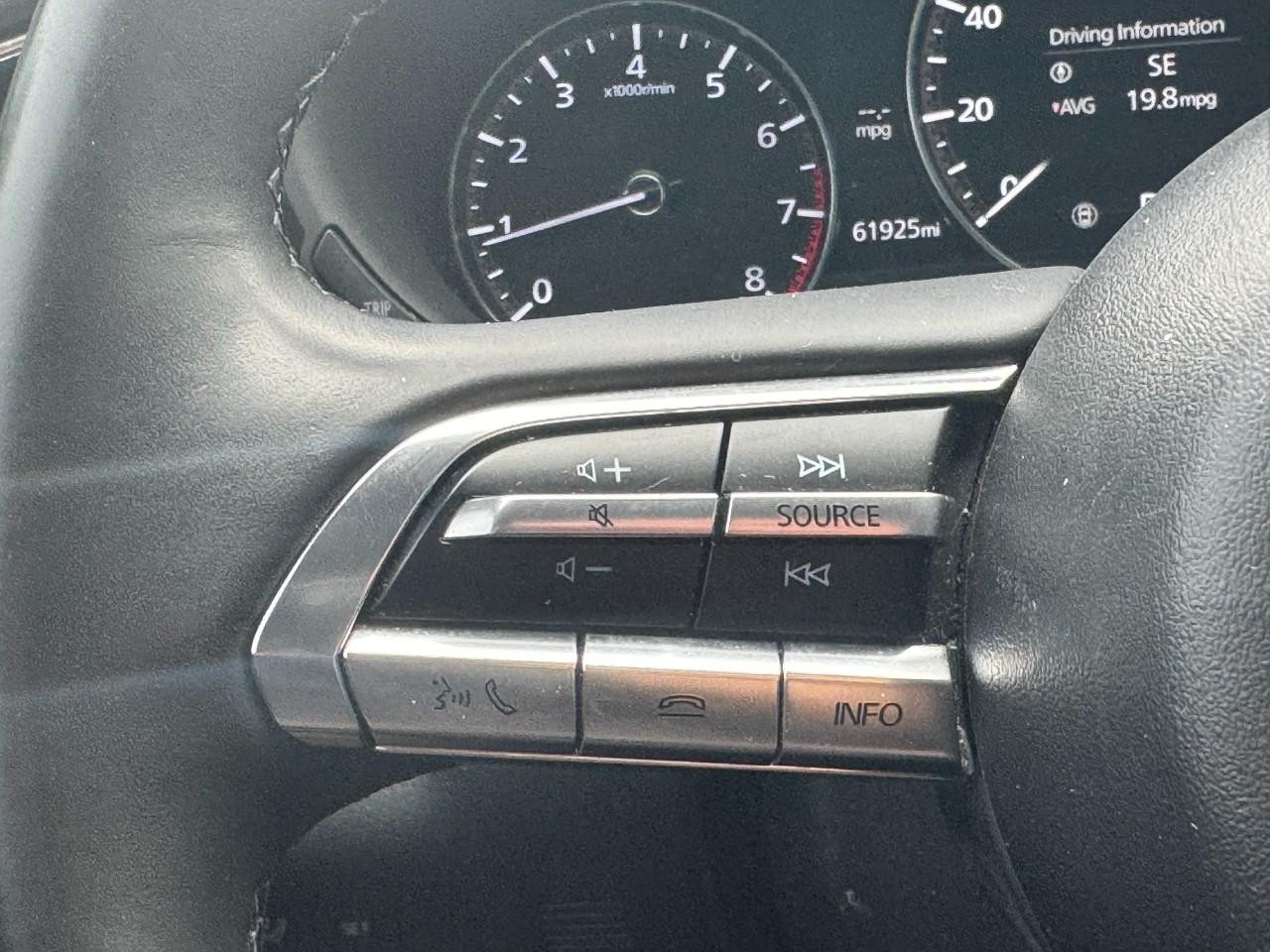 Mazda CX-30 Vehicle Full-screen Gallery Image 21