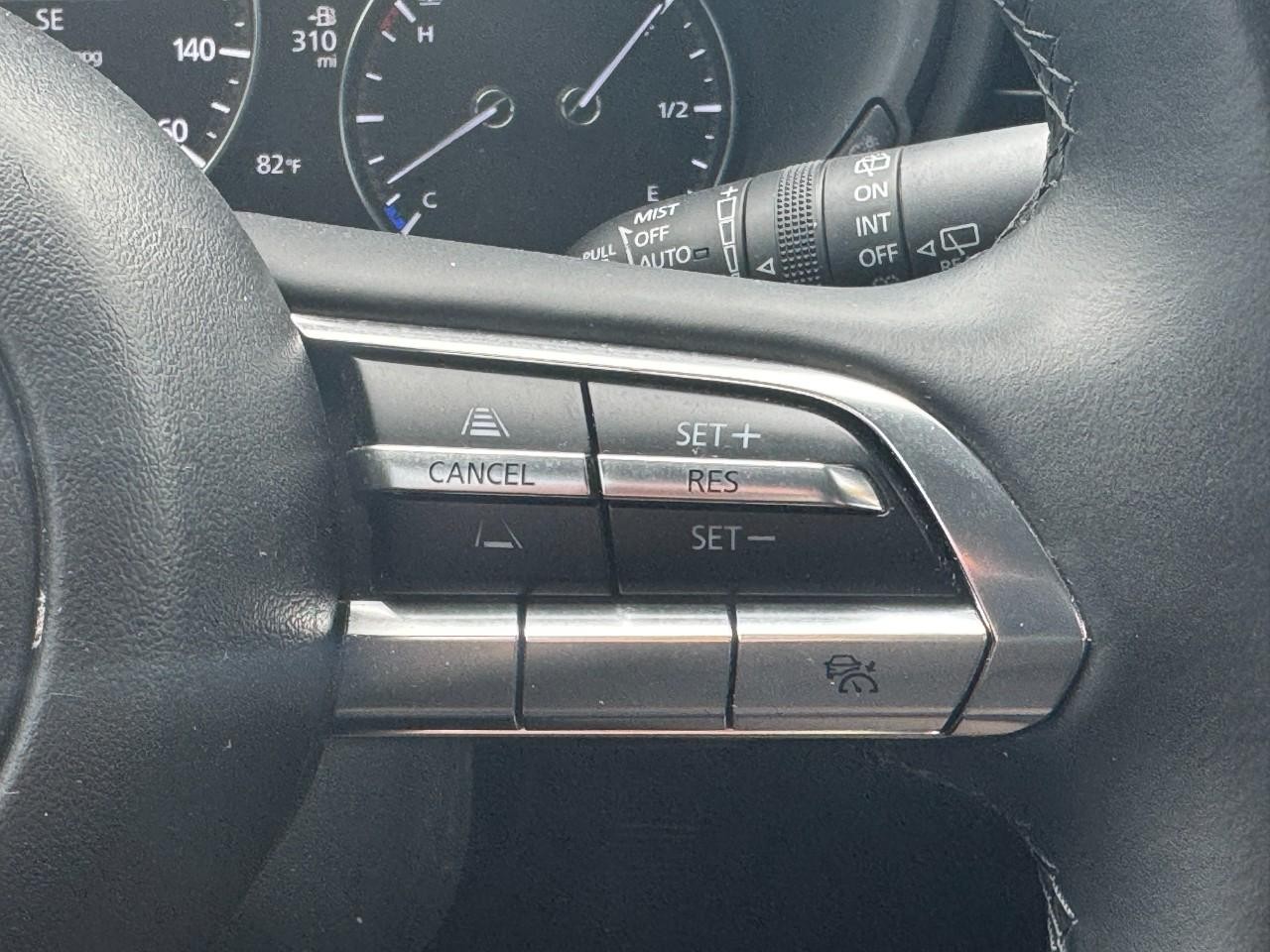 Mazda CX-30 Vehicle Full-screen Gallery Image 22