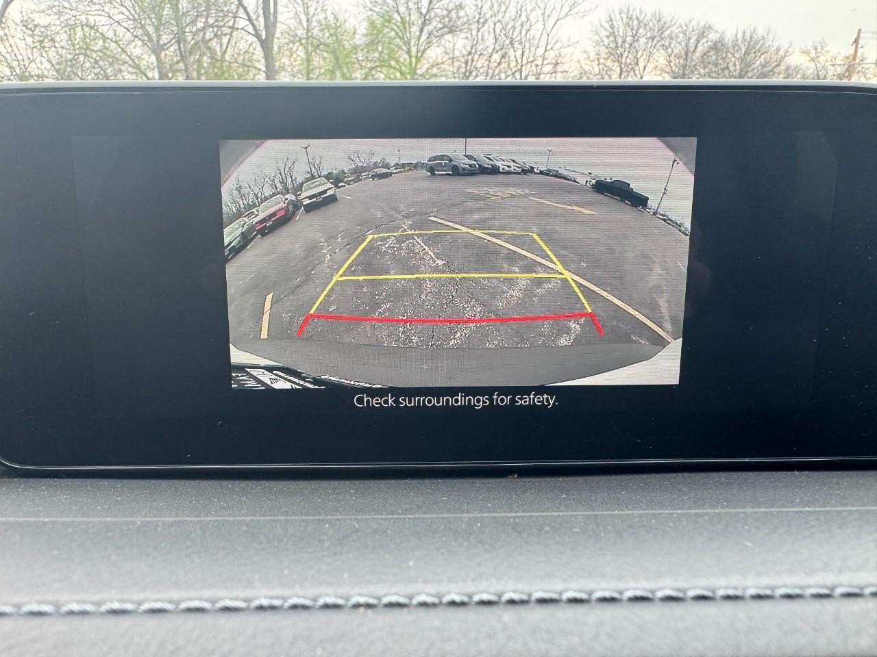 Mazda CX-30 Vehicle Full-screen Gallery Image 25