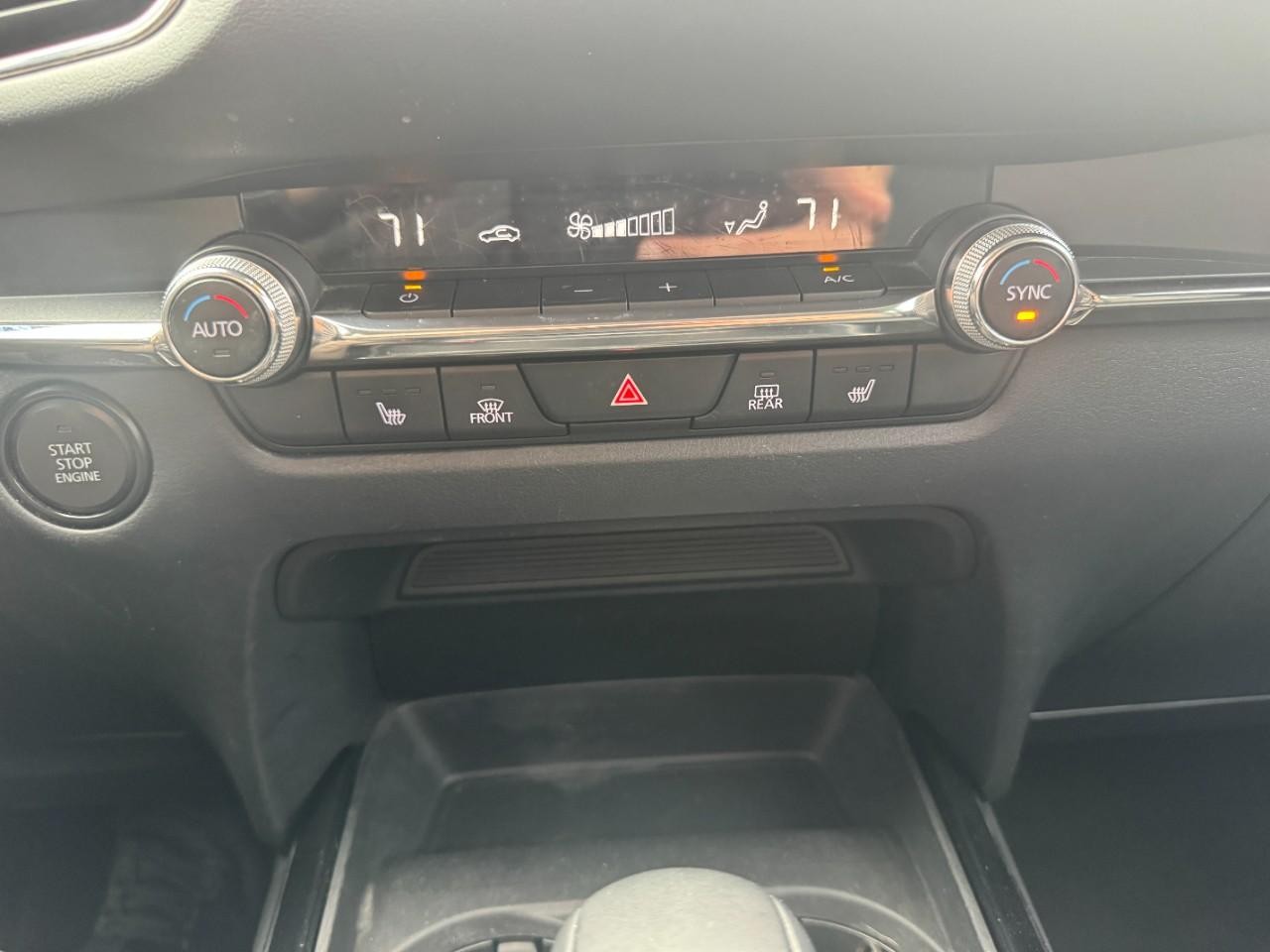 Mazda CX-30 Vehicle Full-screen Gallery Image 26