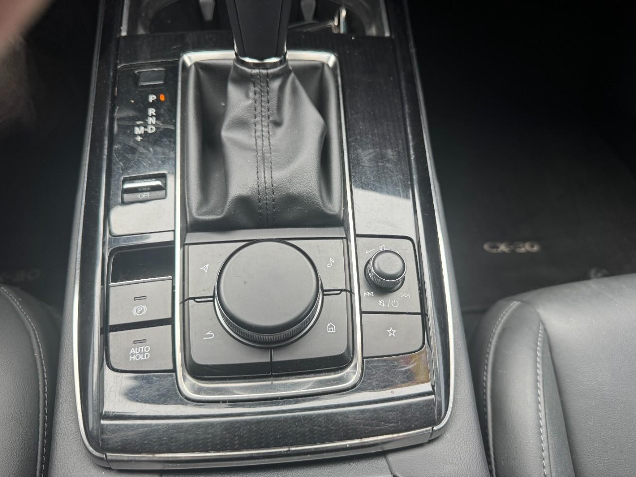 Mazda CX-30 Vehicle Full-screen Gallery Image 27