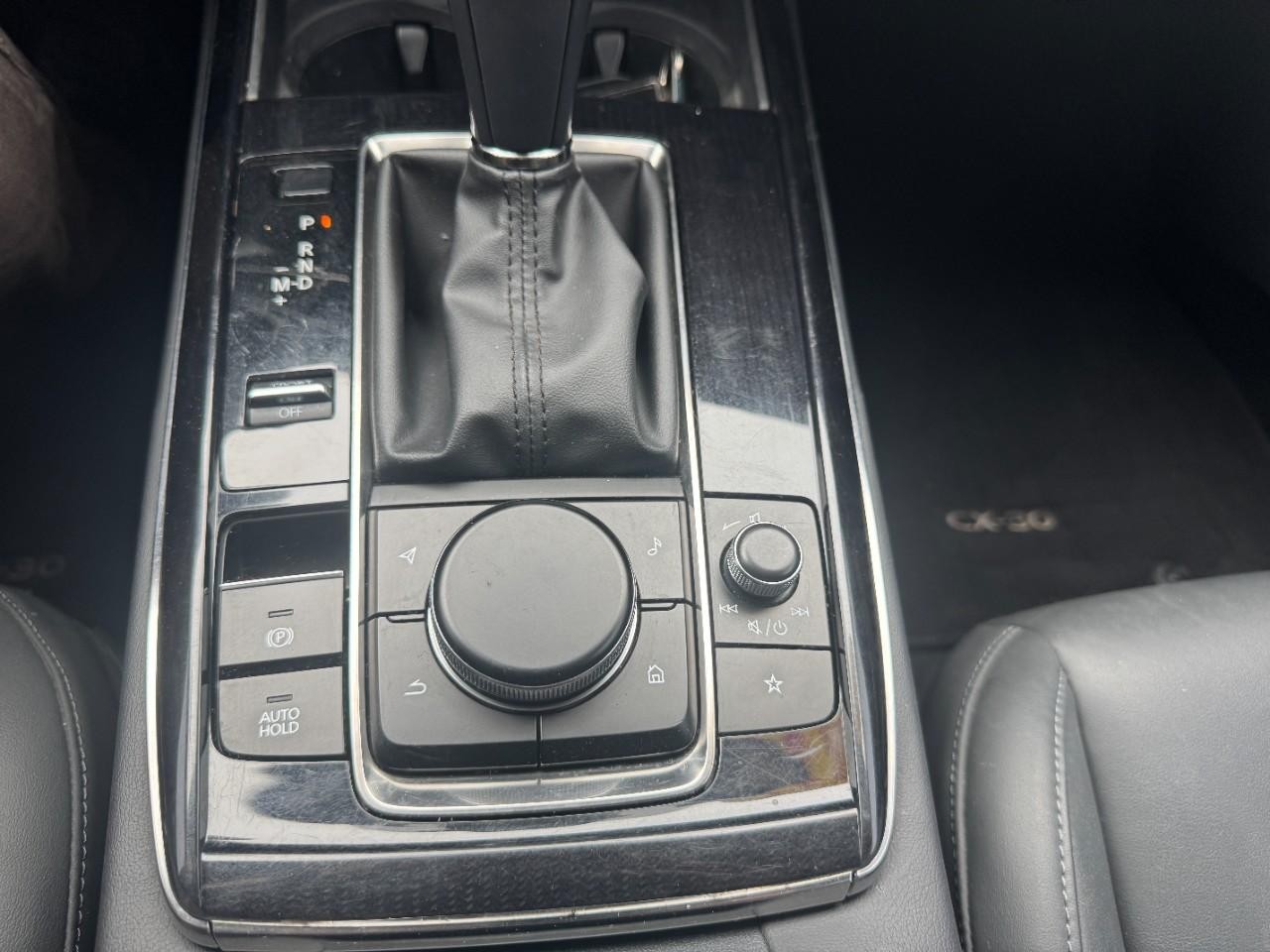 Mazda CX-30 Vehicle Full-screen Gallery Image 28