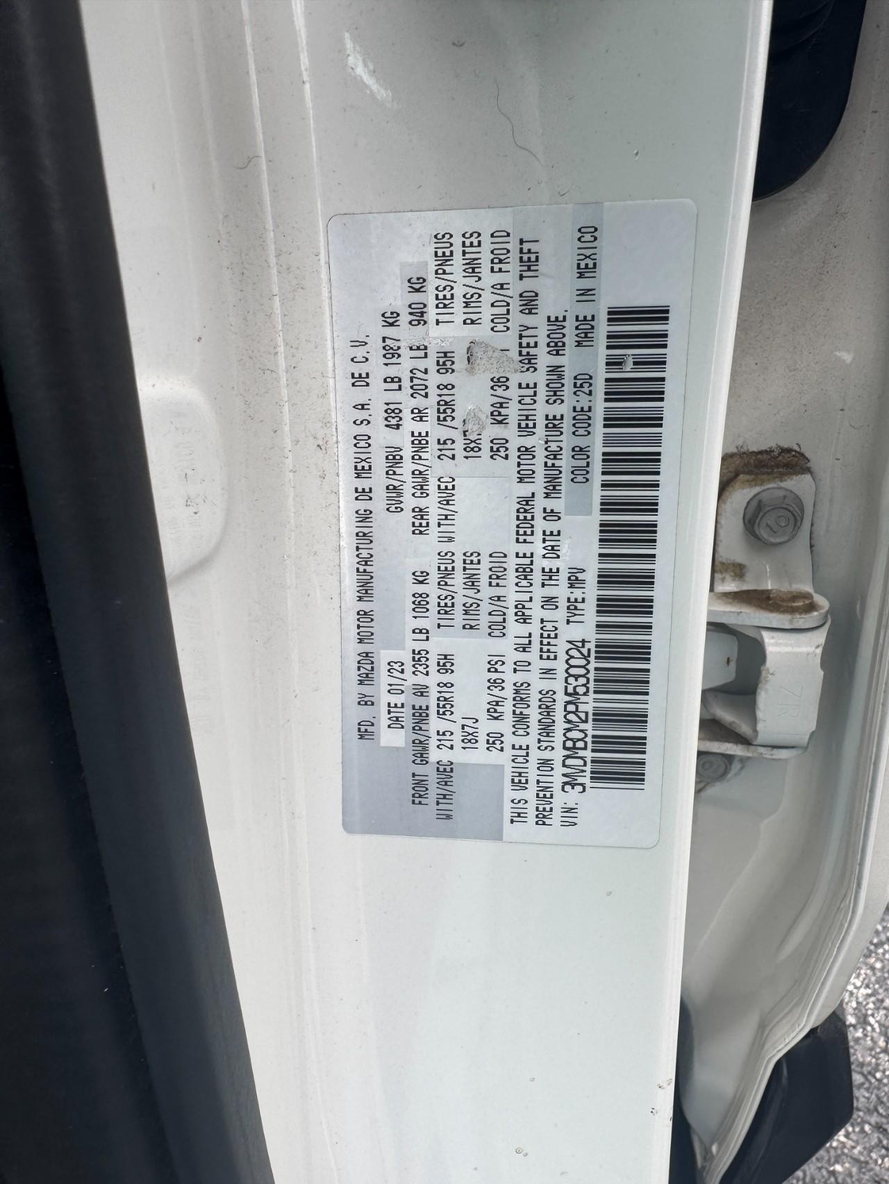 Mazda CX-30 Vehicle Full-screen Gallery Image 30