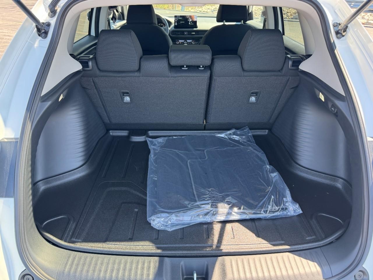 Honda HR-V Vehicle Full-screen Gallery Image 04