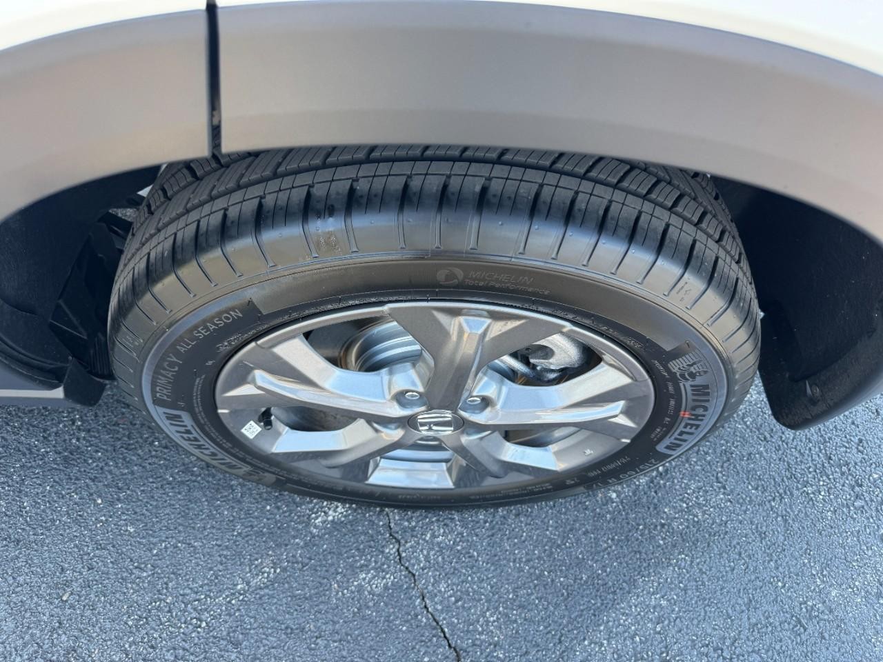 Honda HR-V Vehicle Full-screen Gallery Image 07