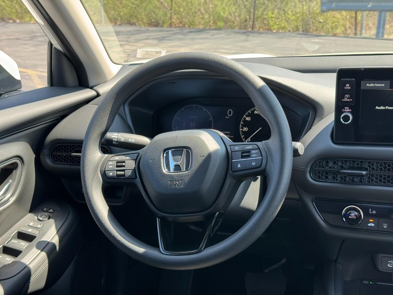 Honda HR-V Vehicle Full-screen Gallery Image 12