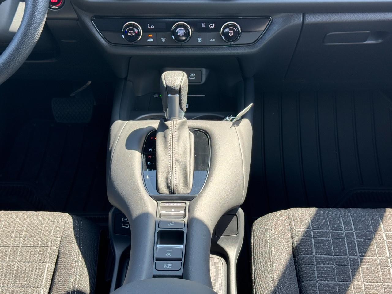 Honda HR-V Vehicle Full-screen Gallery Image 14