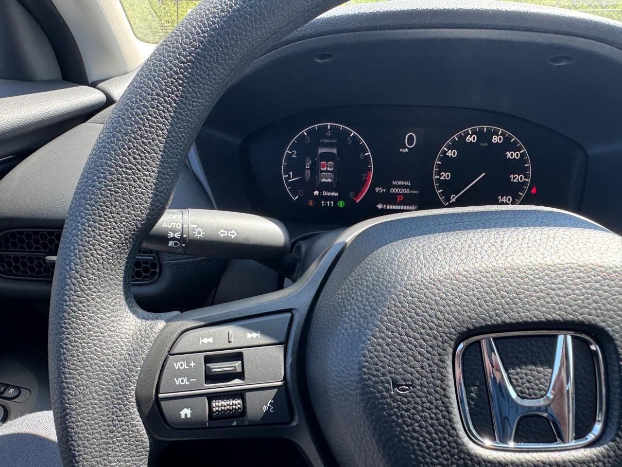 Honda HR-V Vehicle Full-screen Gallery Image 20