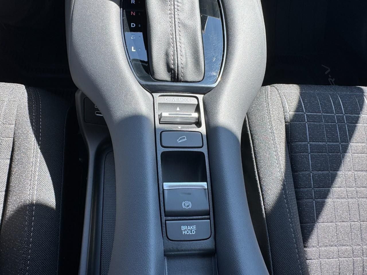 Honda HR-V Vehicle Full-screen Gallery Image 26