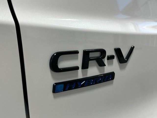 Honda CR-V Hybrid Vehicle Full-screen Gallery Image 07