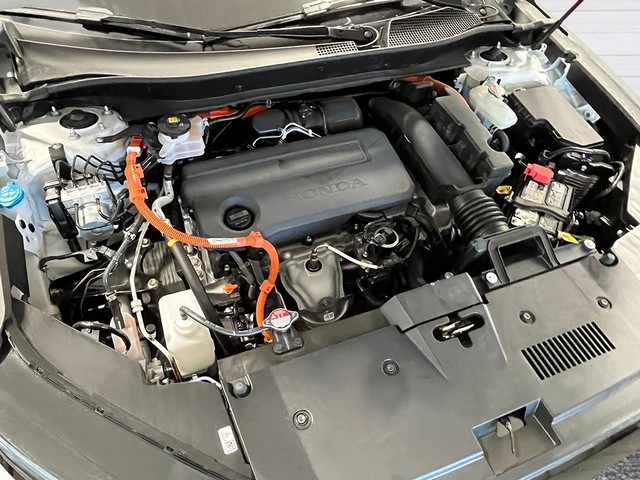 Honda CR-V Hybrid Vehicle Full-screen Gallery Image 12
