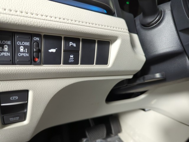 Honda Odyssey Vehicle Full-screen Gallery Image 23