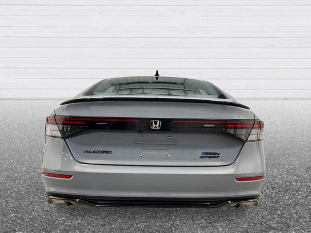 Honda Accord Hybrid Vehicle Full-screen Gallery Image 04