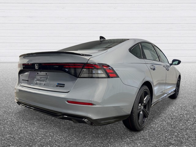 Honda Accord Hybrid Vehicle Full-screen Gallery Image 05