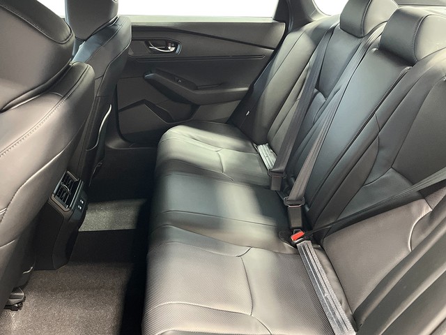 Honda Accord Hybrid Vehicle Full-screen Gallery Image 23