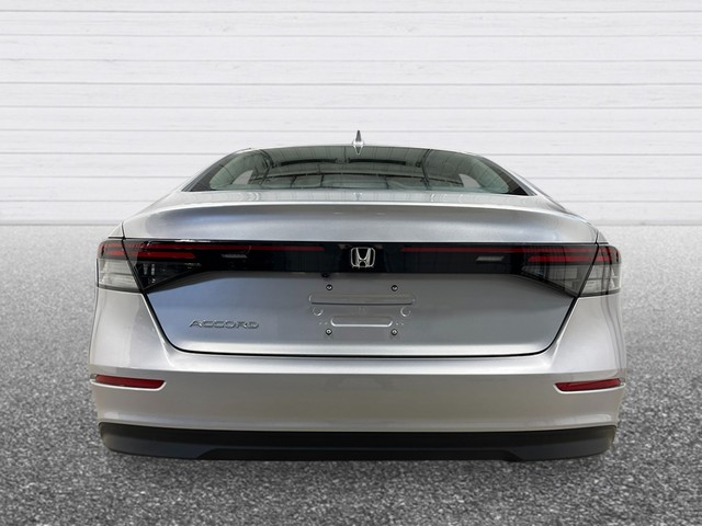 Honda Accord Sedan Vehicle Full-screen Gallery Image 04