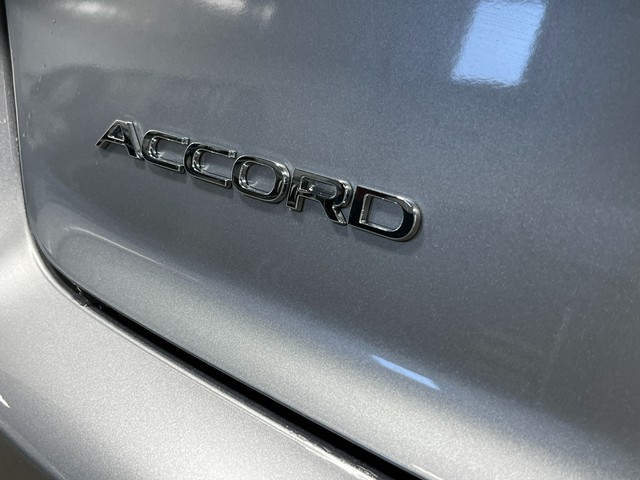 Honda Accord Sedan Vehicle Full-screen Gallery Image 06