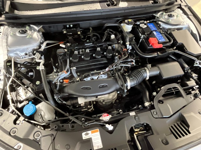 Honda Accord Sedan Vehicle Full-screen Gallery Image 11