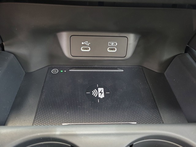 Honda HR-V Vehicle Full-screen Gallery Image 24