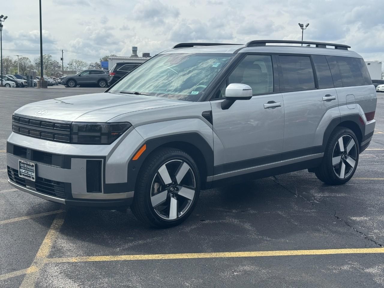 Hyundai Santa Fe Vehicle Full-screen Gallery Image 09