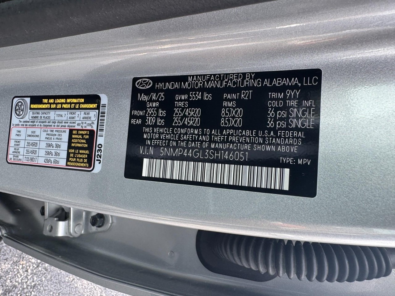 Hyundai Santa Fe Vehicle Full-screen Gallery Image 30