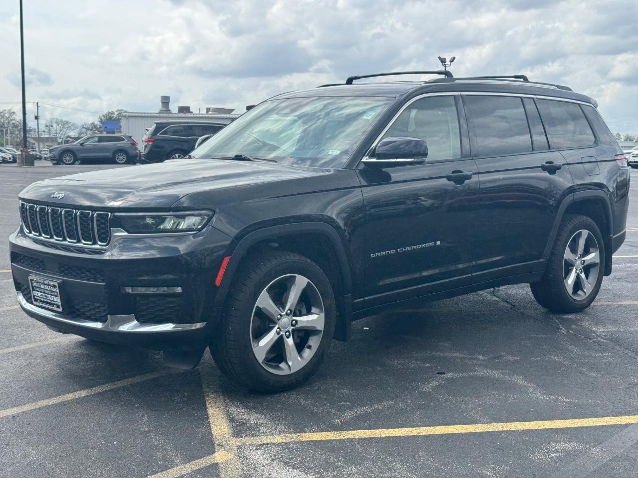 Jeep Grand Cherokee L Vehicle Full-screen Gallery Image 07