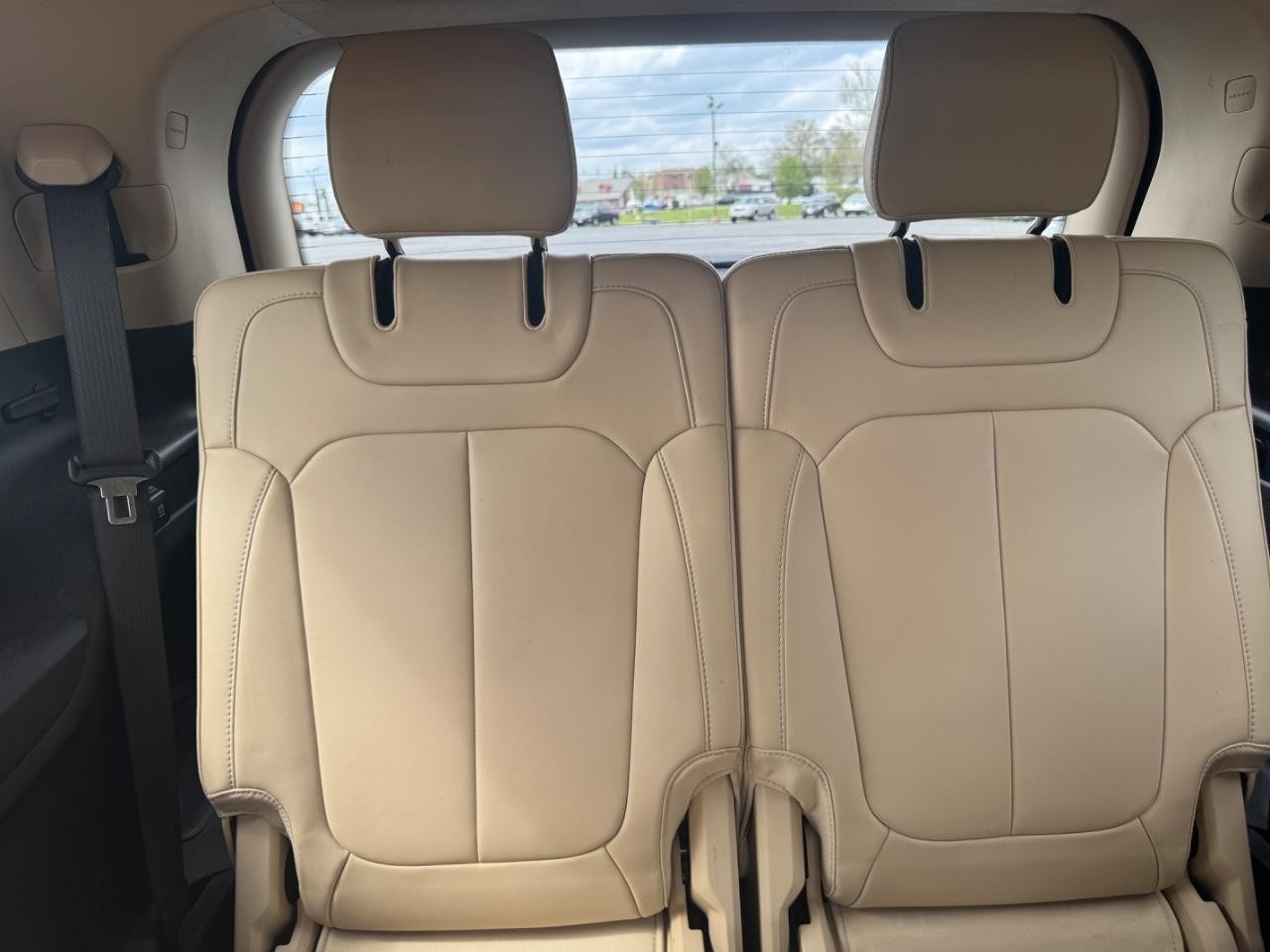 Jeep Grand Cherokee L Vehicle Full-screen Gallery Image 12