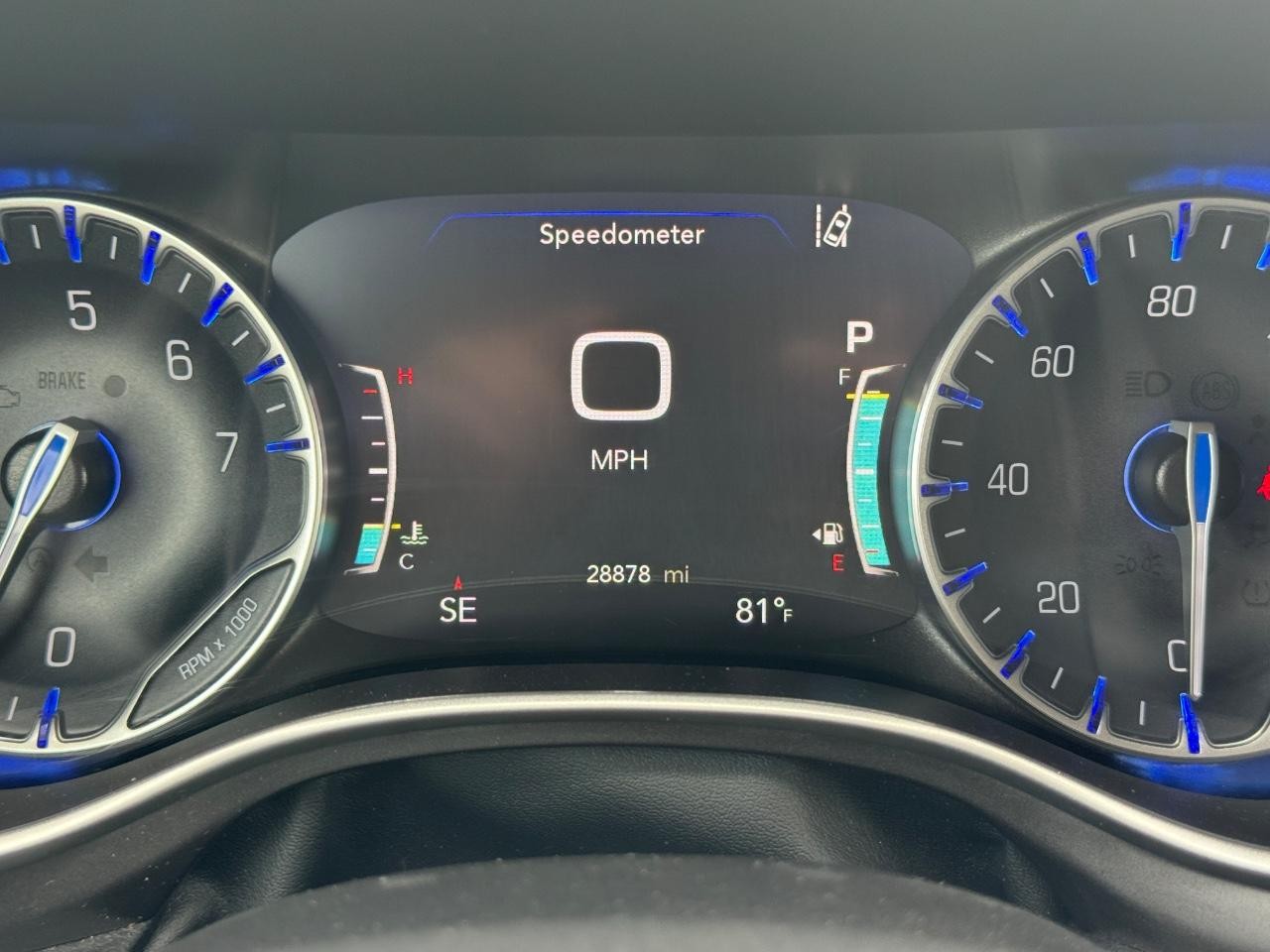 Chrysler Pacifica Vehicle Full-screen Gallery Image 24