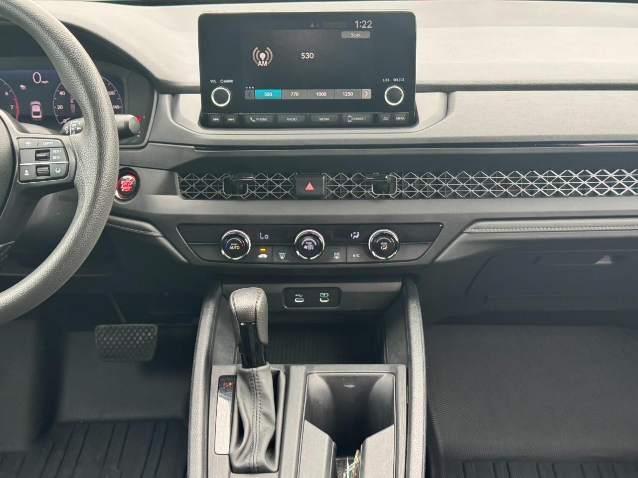 Honda Accord Sedan Vehicle Full-screen Gallery Image 14