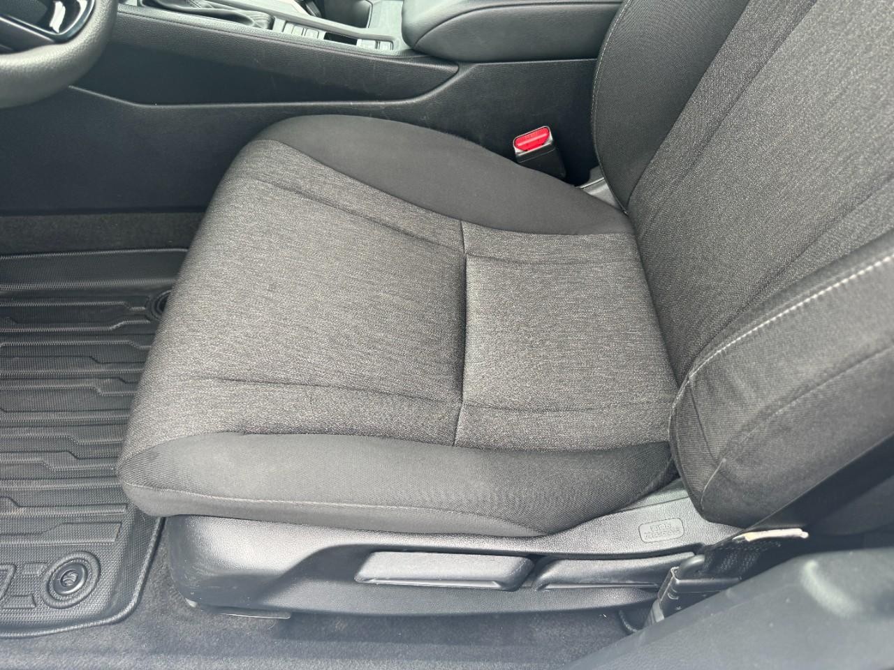 Honda Accord Sedan Vehicle Full-screen Gallery Image 19