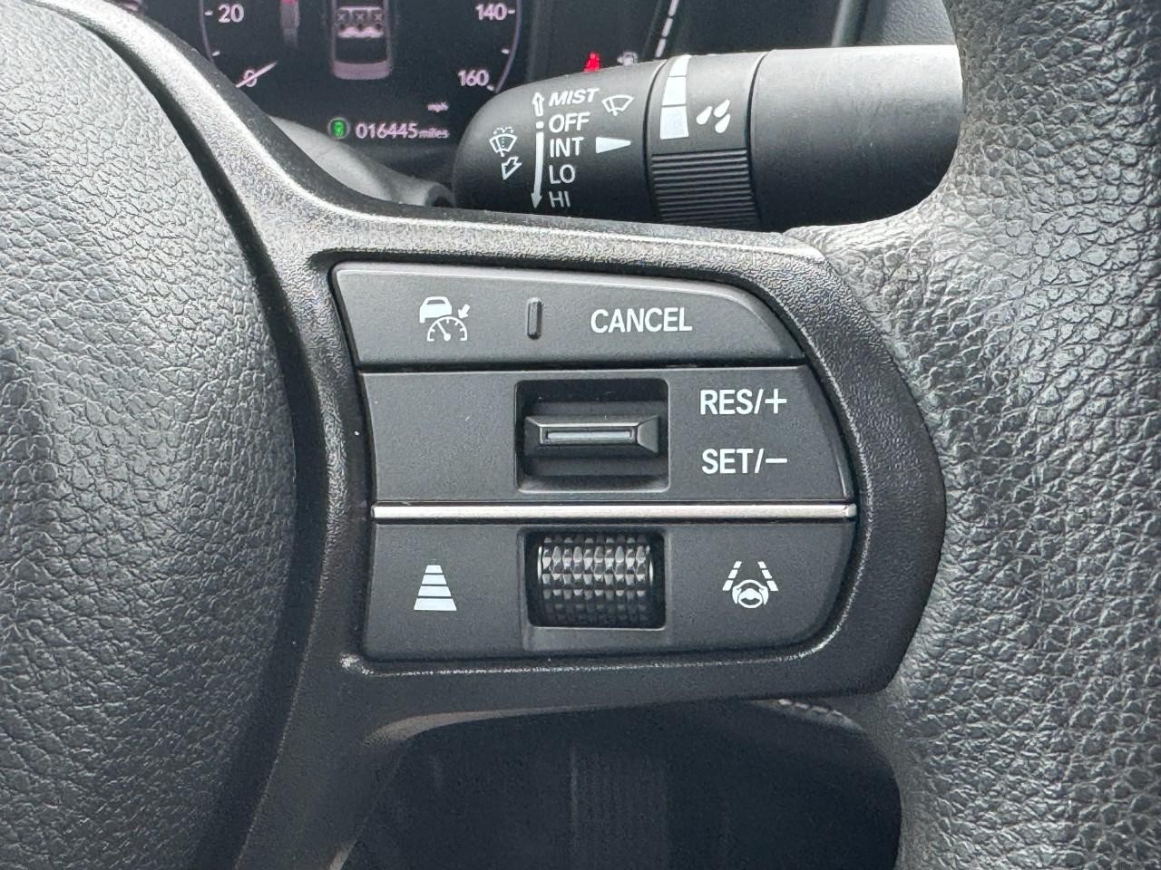 Honda Accord Sedan Vehicle Full-screen Gallery Image 22