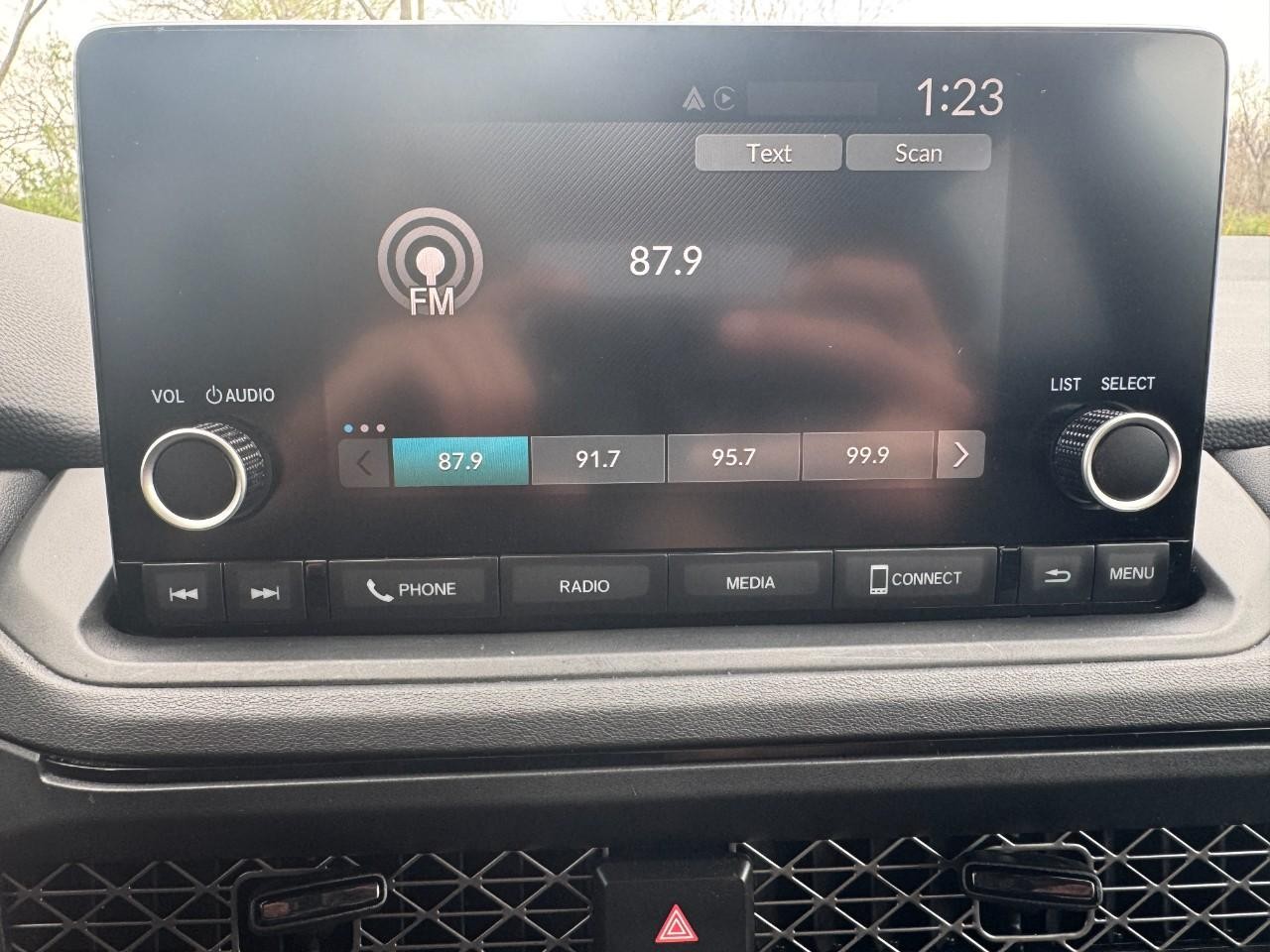 Honda Accord Sedan Vehicle Full-screen Gallery Image 24