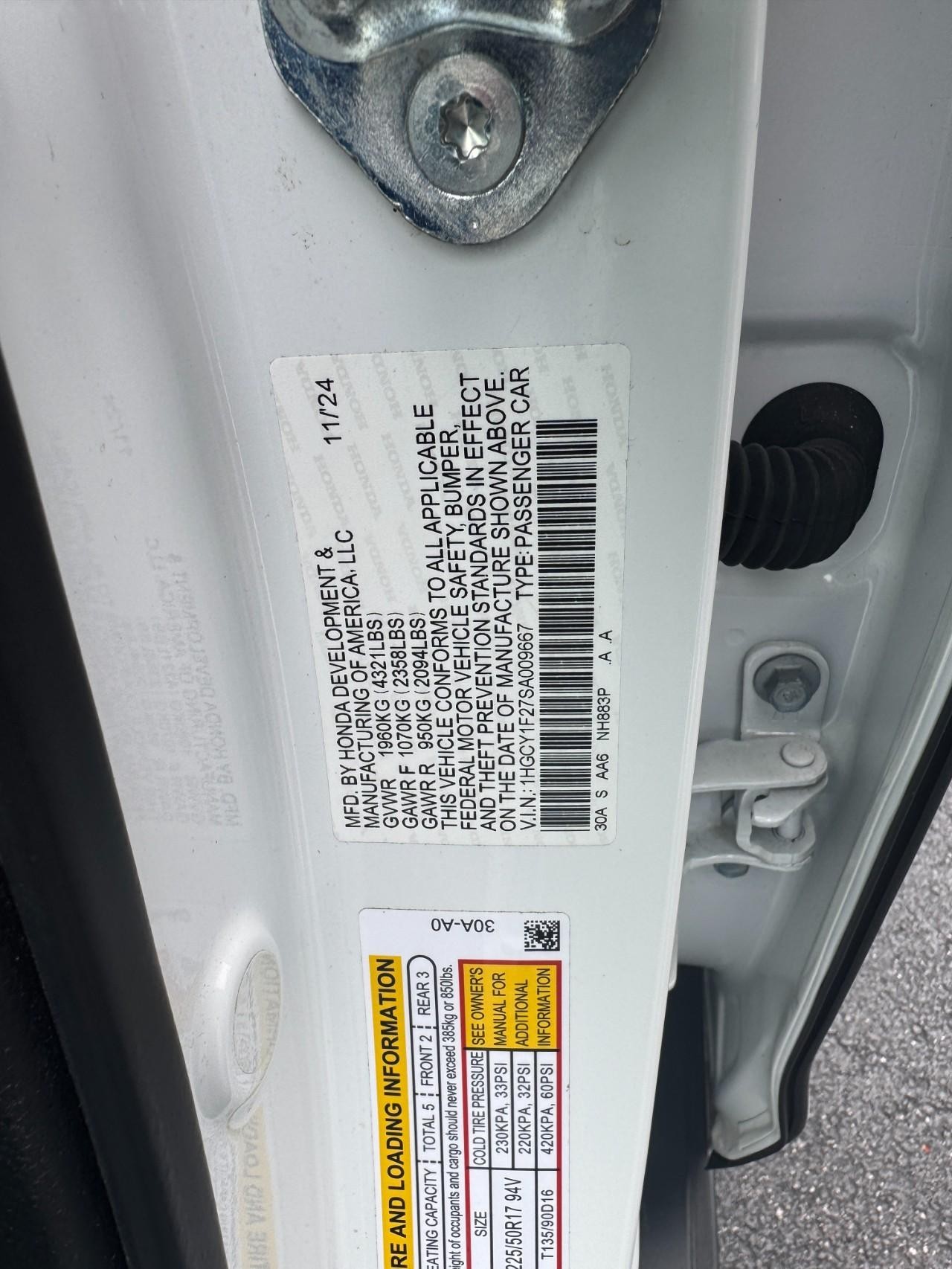 Honda Accord Sedan Vehicle Full-screen Gallery Image 28