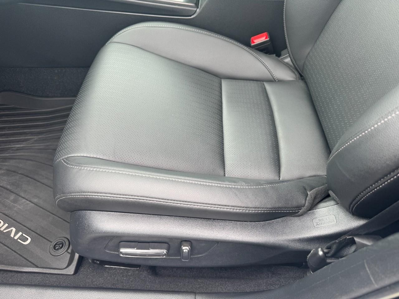 Honda Civic Sedan Hybrid Vehicle Full-screen Gallery Image 19