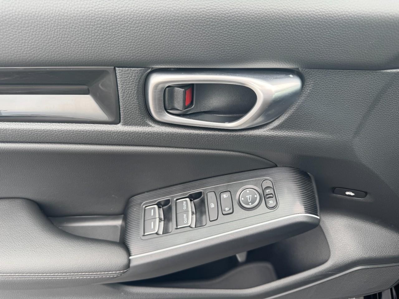 Honda Civic Sedan Hybrid Vehicle Full-screen Gallery Image 20