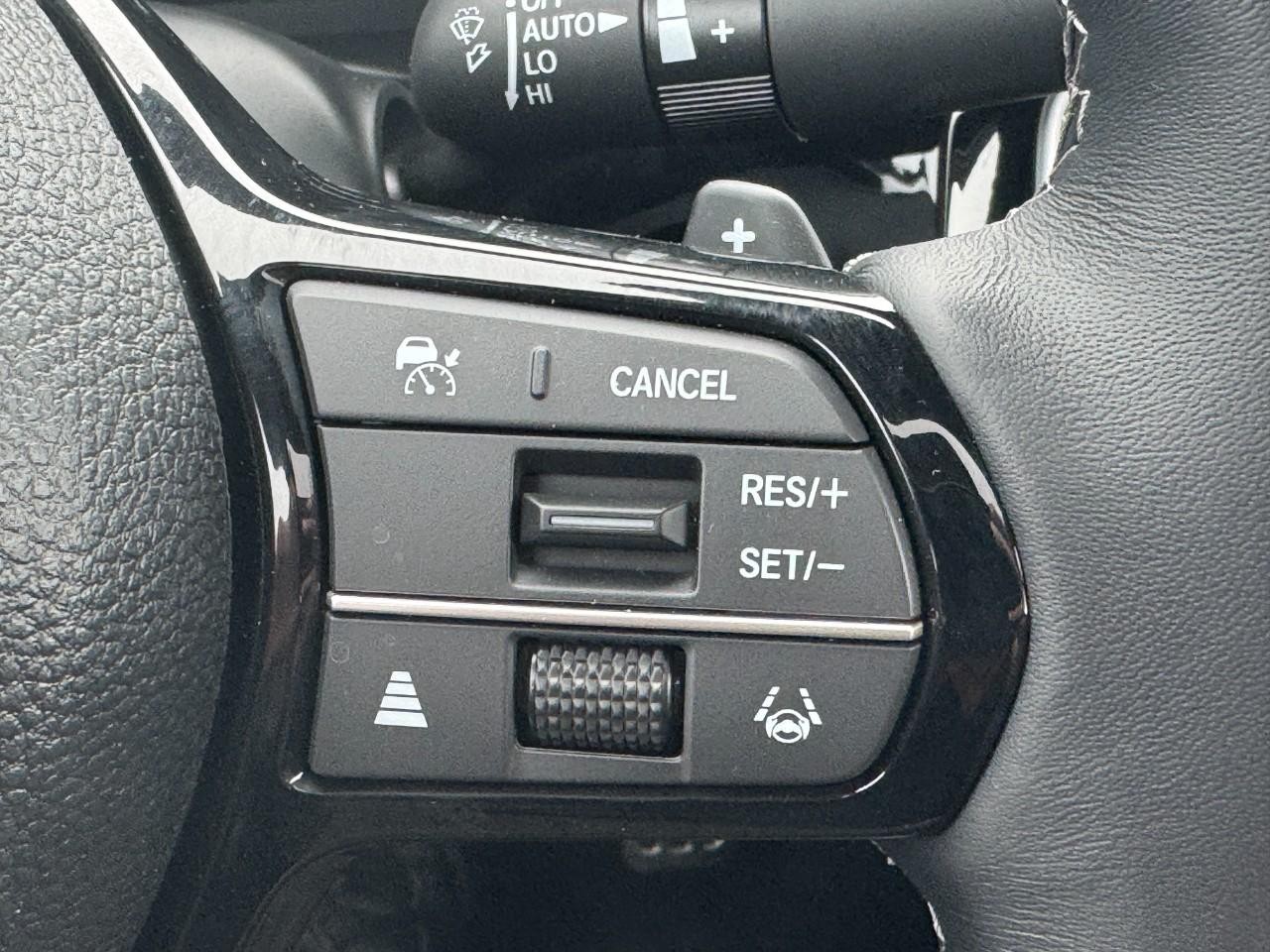 Honda Civic Sedan Hybrid Vehicle Full-screen Gallery Image 22