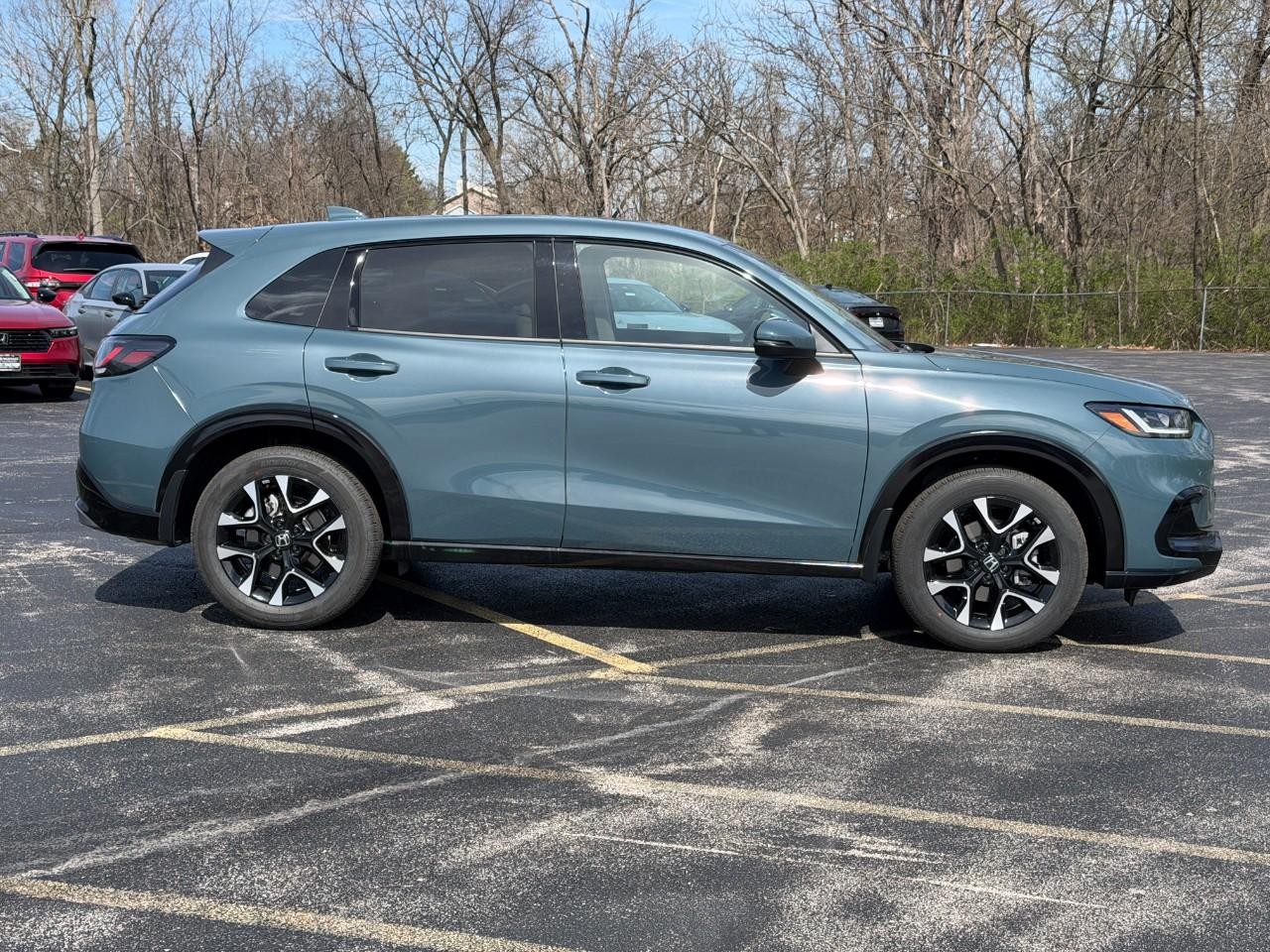 Honda HR-V Vehicle Full-screen Gallery Image 03