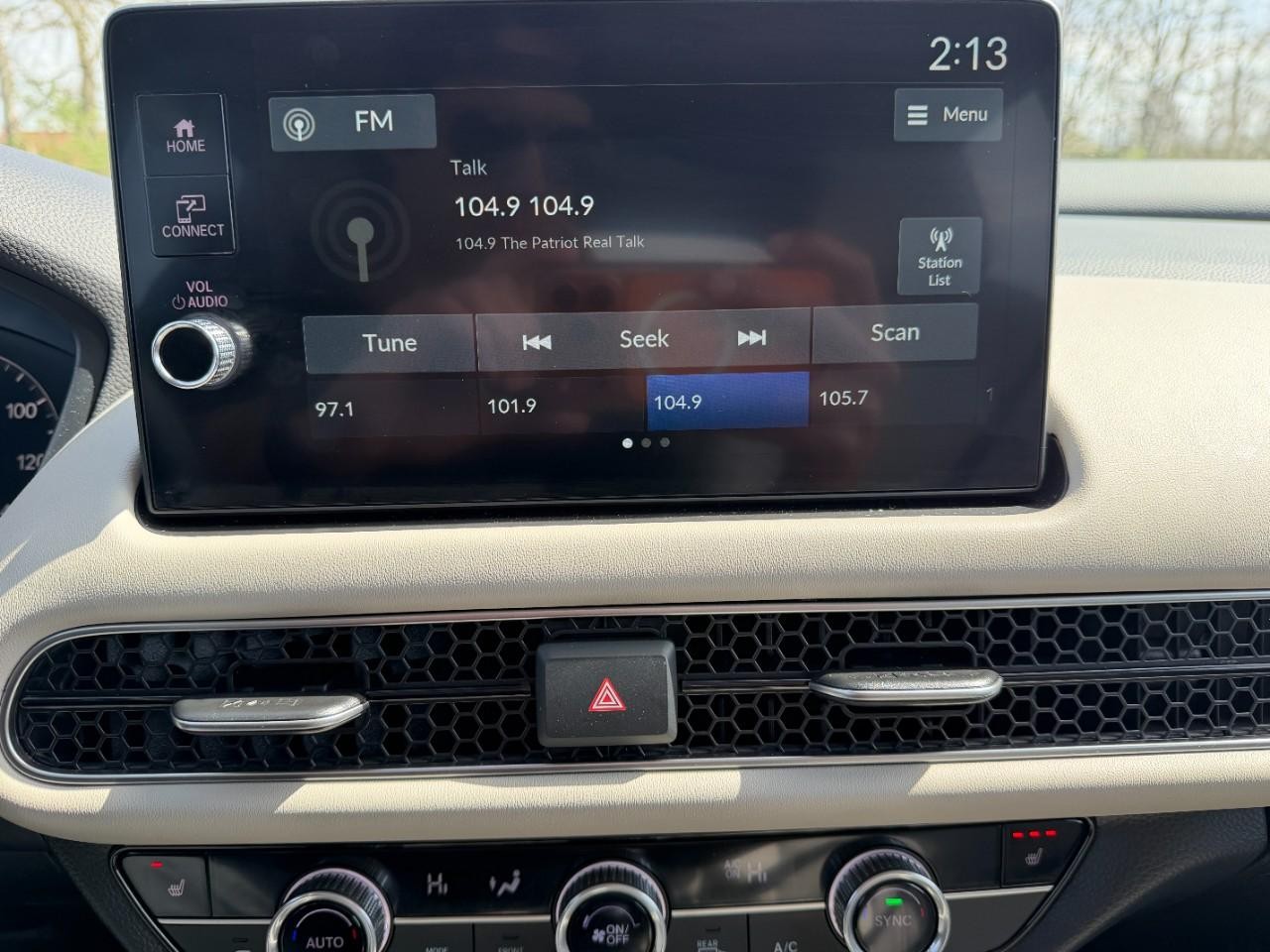 Honda HR-V Vehicle Full-screen Gallery Image 25