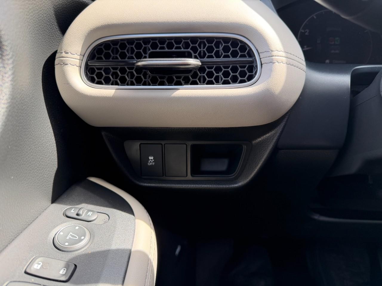 Honda HR-V Vehicle Full-screen Gallery Image 28