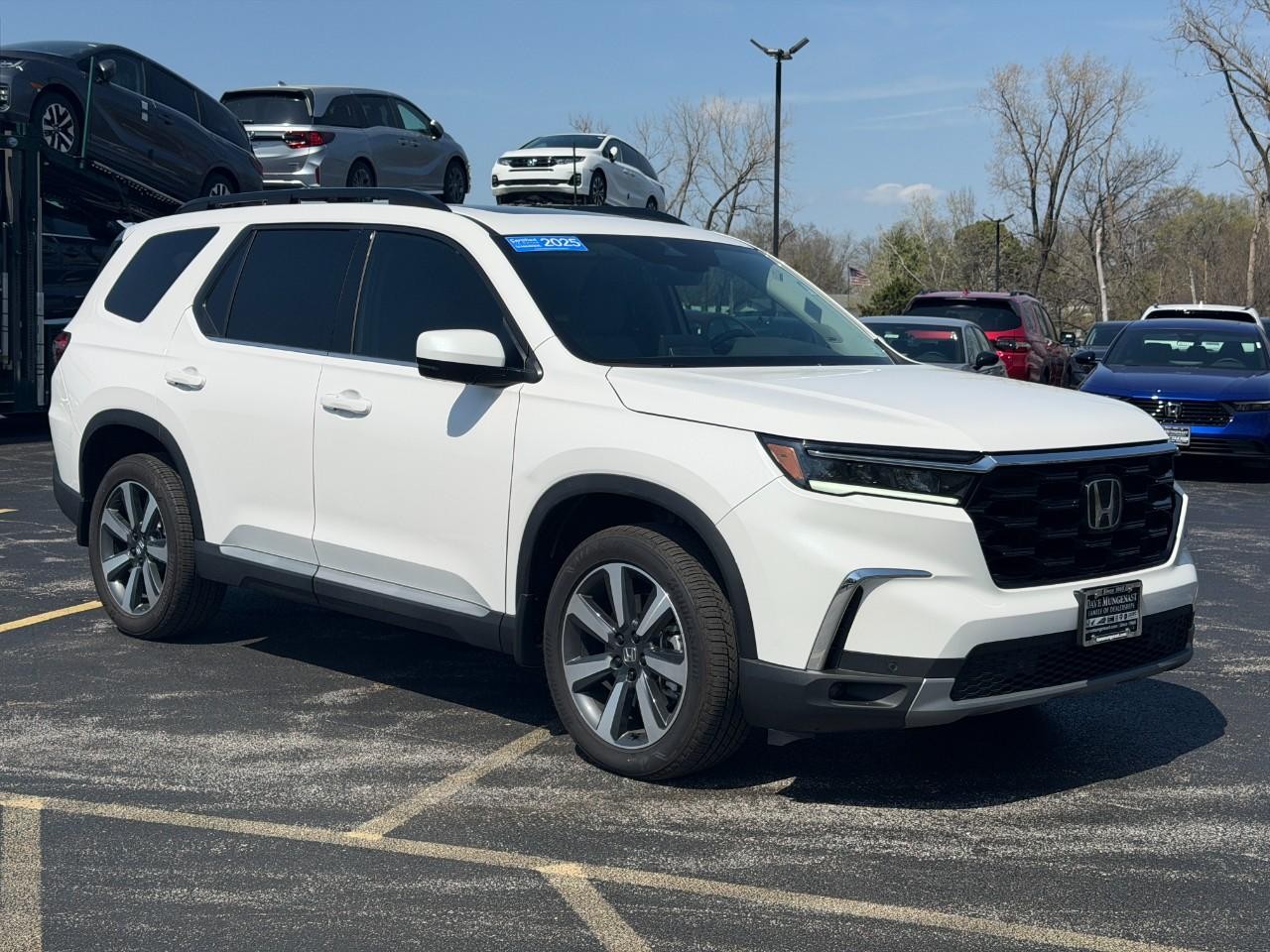 Honda Pilot Vehicle Full-screen Gallery Image 02