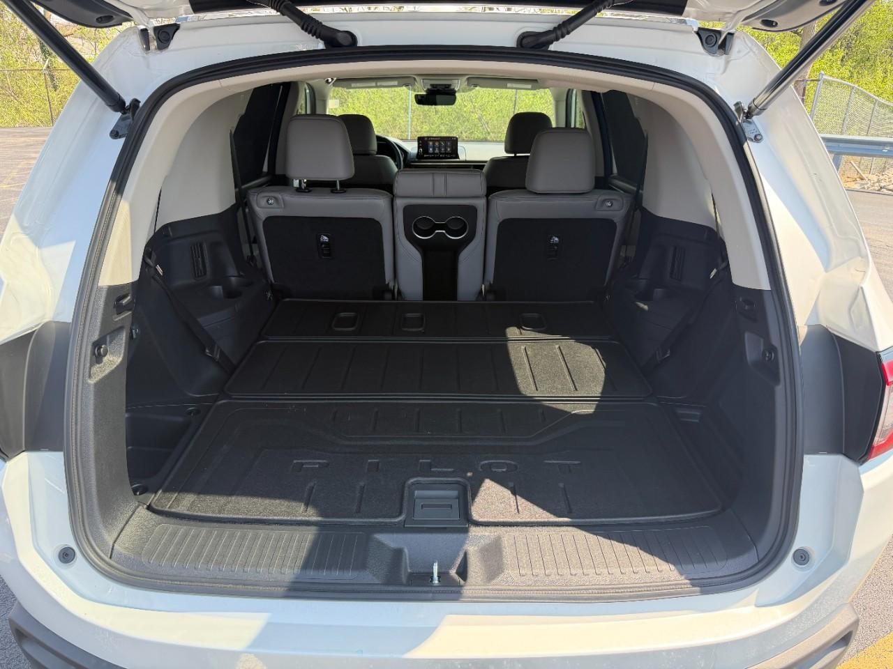 Honda Pilot Vehicle Full-screen Gallery Image 05