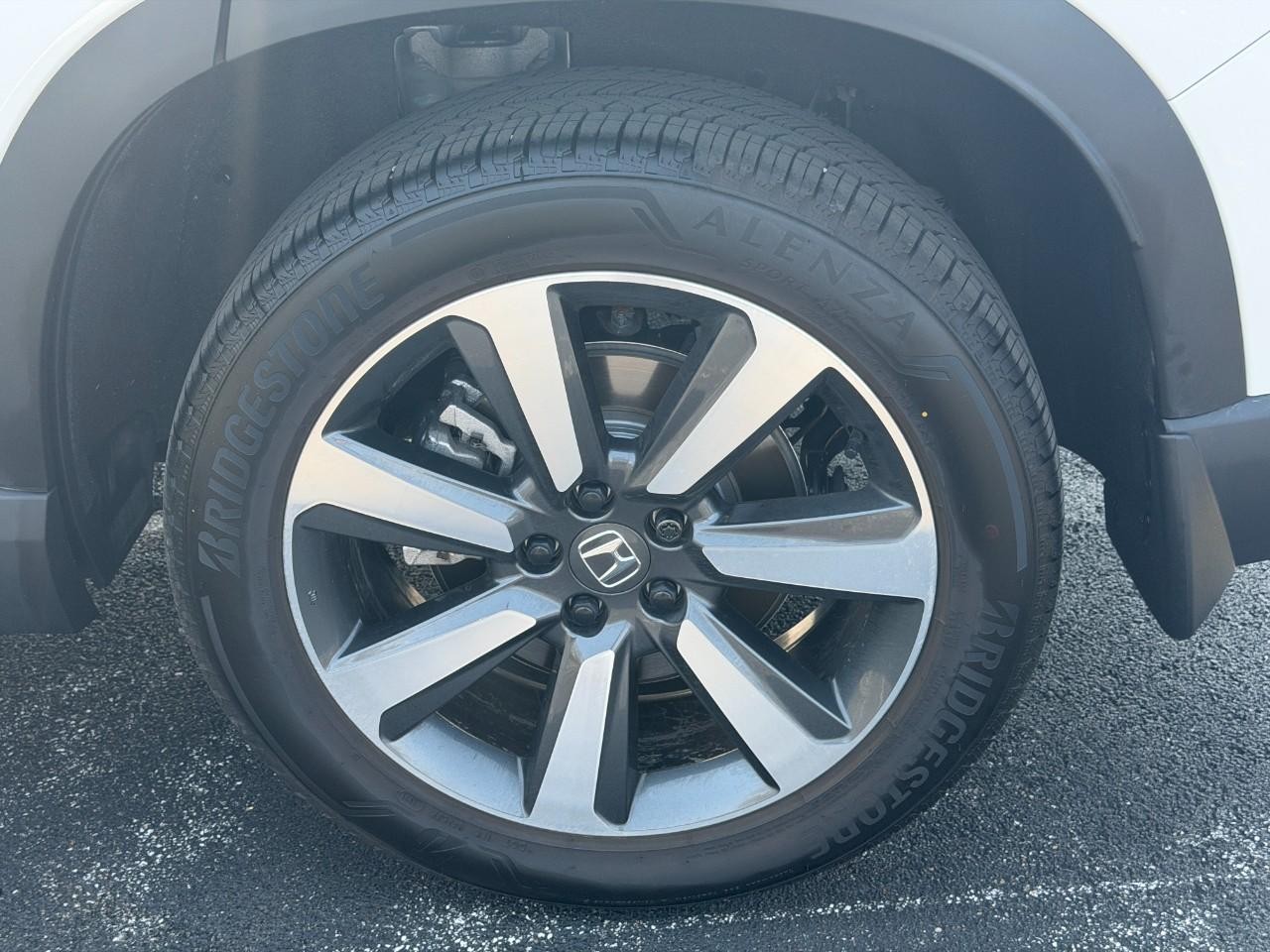 Honda Pilot Vehicle Full-screen Gallery Image 08