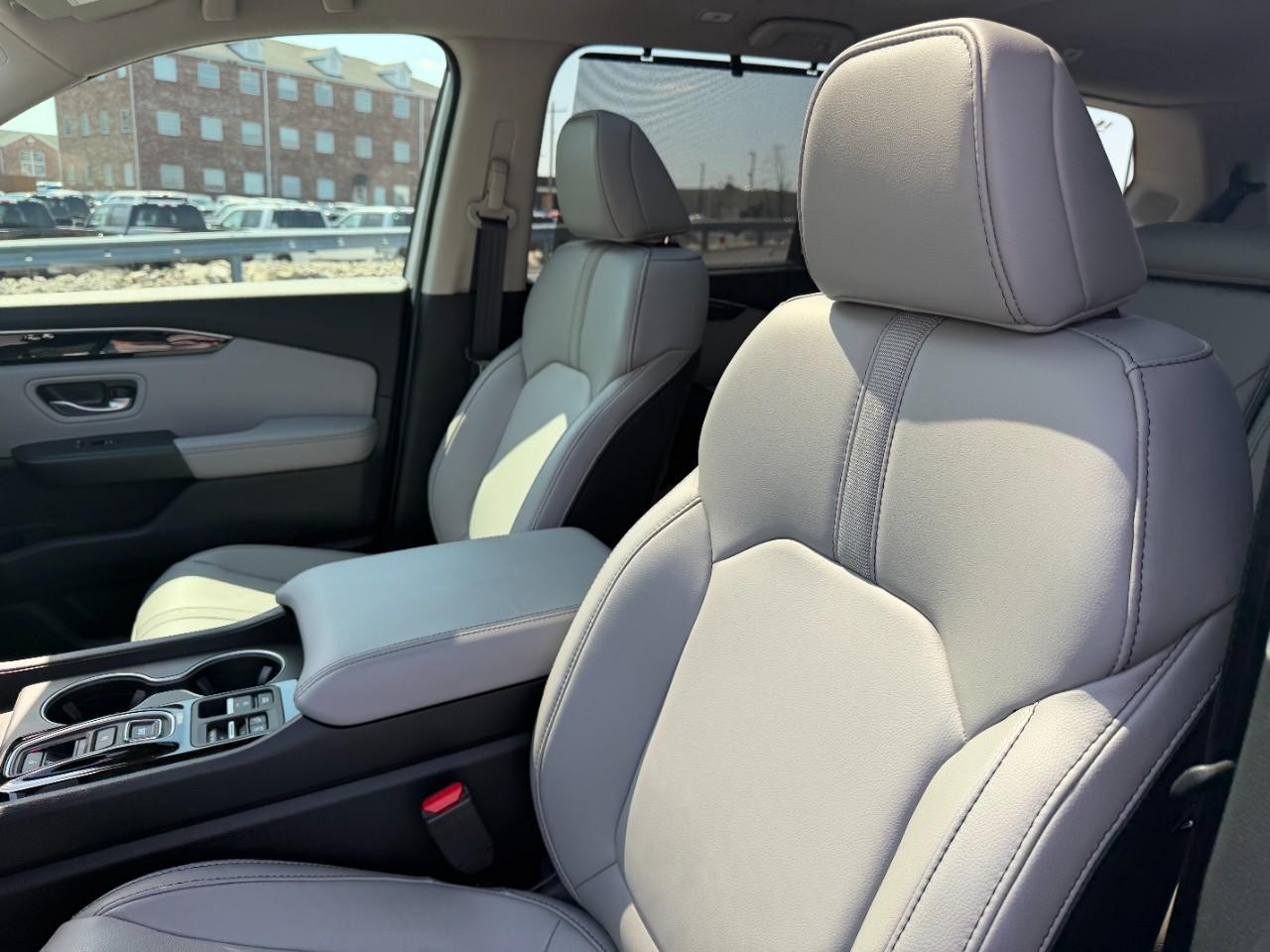 Honda Pilot Vehicle Full-screen Gallery Image 19