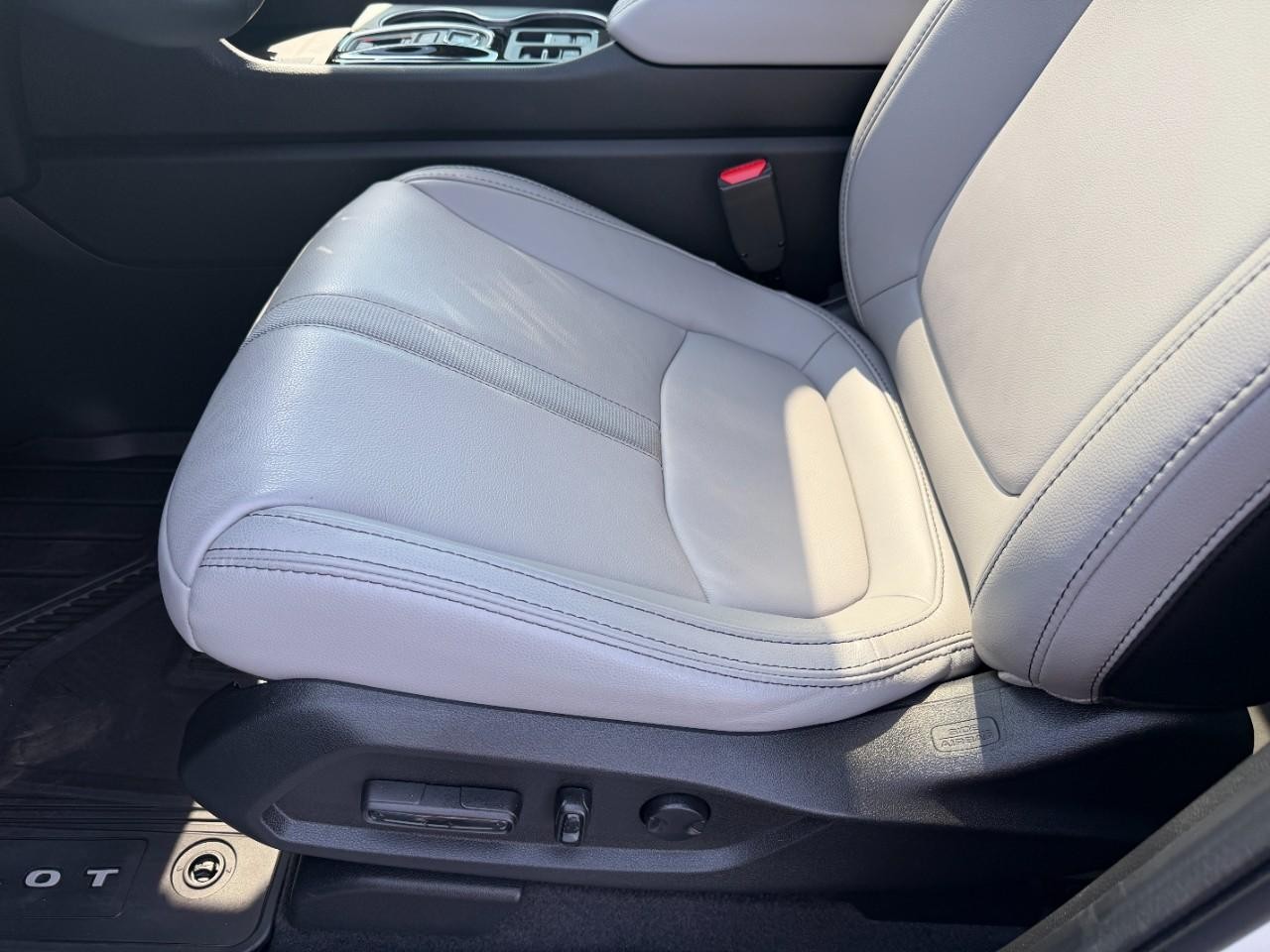 Honda Pilot Vehicle Full-screen Gallery Image 20